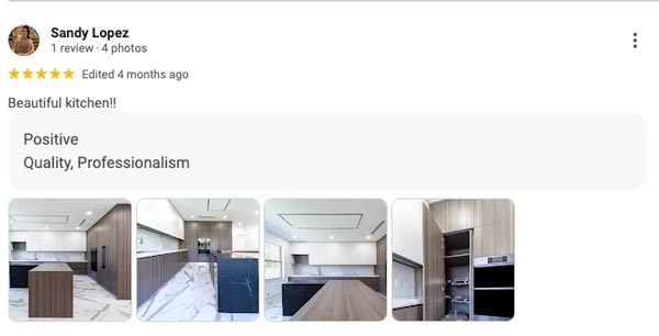Reseña de Google de Sandy Lopez, cinco estrellas, con cuatro fotos de la cocina terminada; destaca la calidad y el profesionalismo