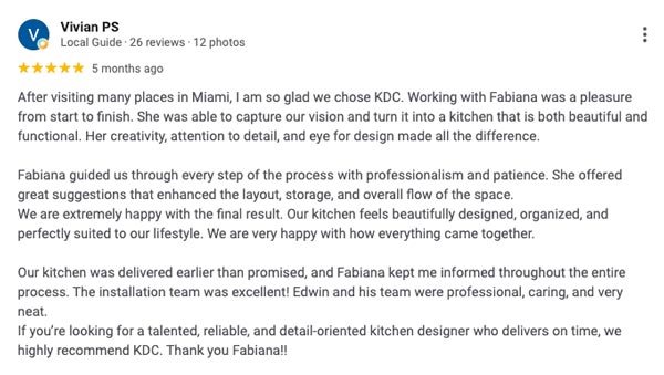 Reseña de Google de Vivian PS, cinco estrellas: la diseñadora captó su visión, la cocina llegó antes de lo prometido y el equipo de instalación fue excelente